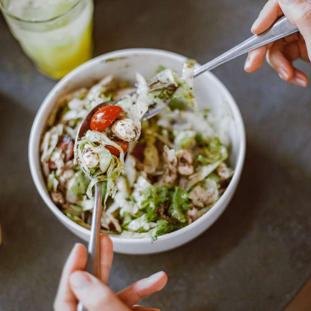 Comer ensalada